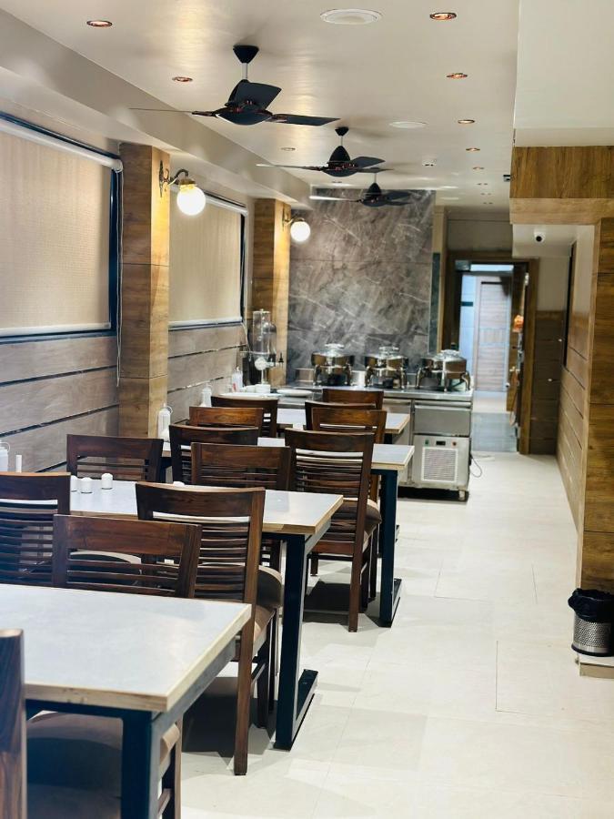 Hotel Amber Paramount Βομβάη Εξωτερικό φωτογραφία