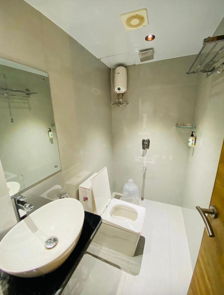 Hotel Amber Paramount Βομβάη Εξωτερικό φωτογραφία