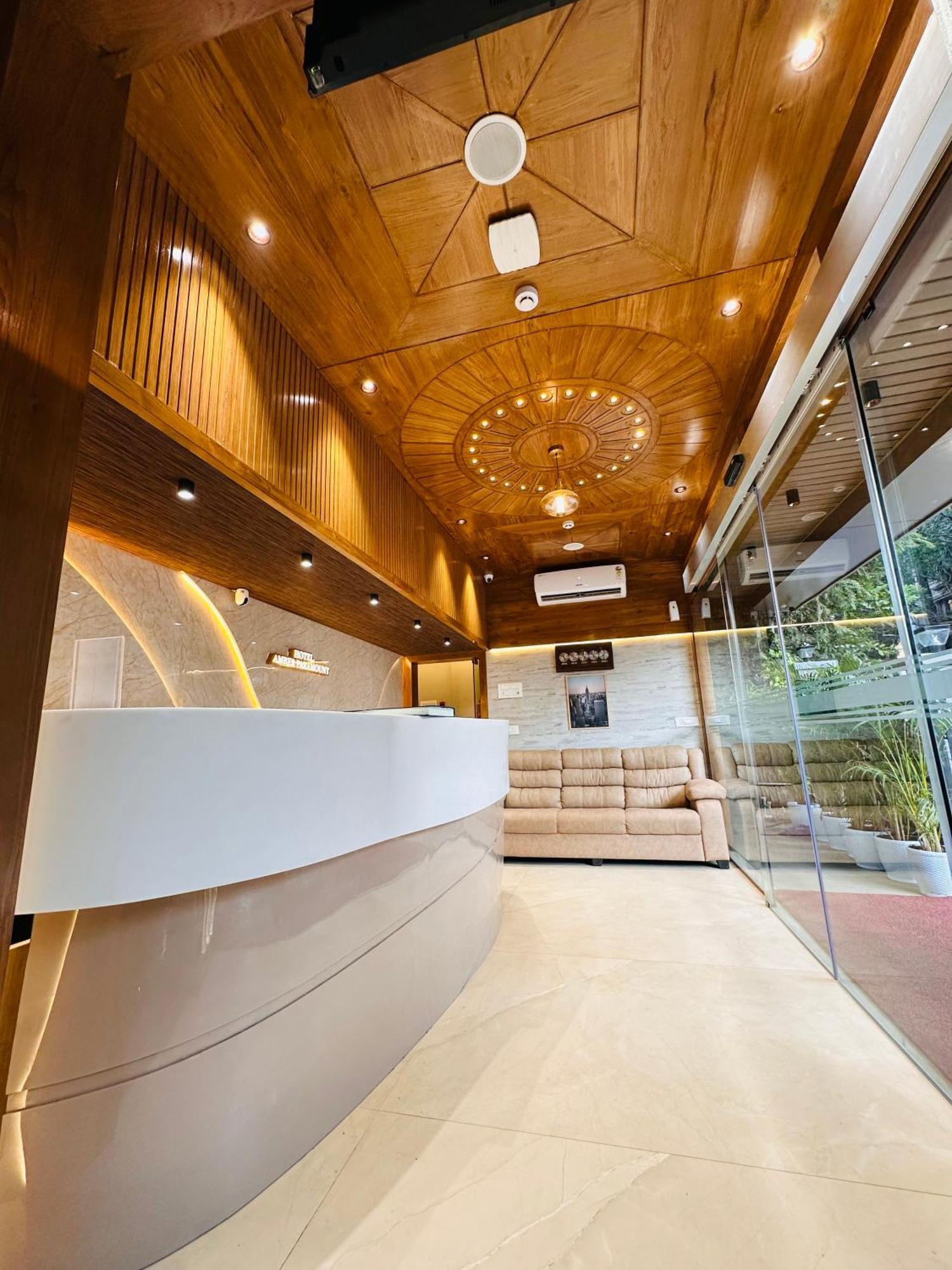 Hotel Amber Paramount Βομβάη Εξωτερικό φωτογραφία